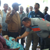 /media/orig/Elder-Mutombo-salue-Bizunash-Abera-et-son-bebe-lors-de-sa-visite-au-poste-de-sante-de-Zemene-Wulisho-en-Ethiopie,-avril-2026..png