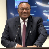 /media/orig/Elder-Mutombo-tient-sa-reunion-spirituelle-dadieu-avec-le-personnel-de-linterregion-dAfrique-centrale.--Nairobi-(Kenya),-le-24-juin-2026.jpg