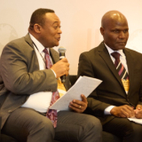 /media/orig/Elder-Thierry-K.-Mutombo-(a-gauche),-president-de-linterregion-dAfrique-centrale-de-lEglise-de-Jesus-Christ-des-Saints-des-Derniers-Jours,-participe-au-Forum-interconfessionnel-du-G20-(IF20)-au.png