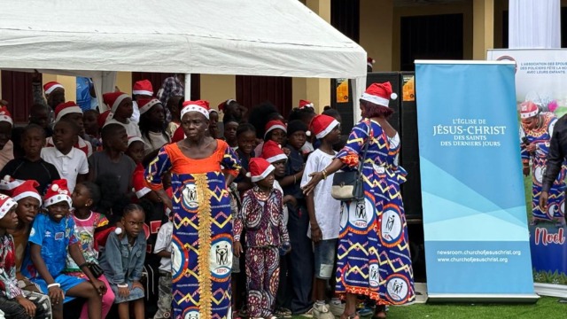 Célébration de Noël au Camp Lufungula avec les enfants des policiers