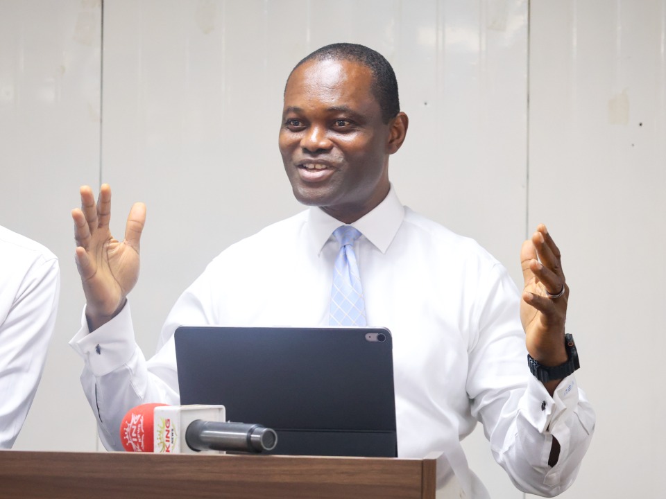 Le Dr Victor B. Ukorebi, directeur principal de BYU-Pathway Afrique, s’adresse aux personnes présentes à la cérémonie de lancement de BYU Pathway, le 9 septembre 2026, à Juba (Soudan du Sud).
